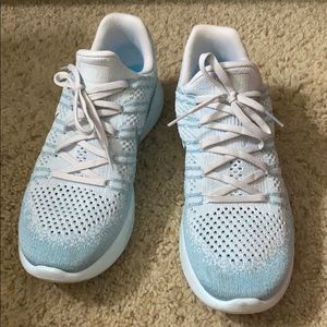 Nike Women's Lunarepic Low Flyknit 2 light blue